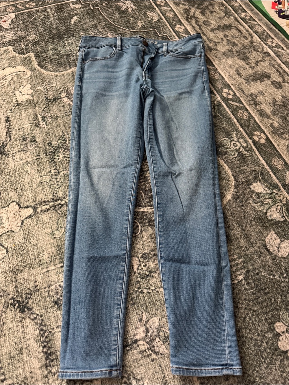 American Eagle Outfitters Light Blue Skinny Jeans